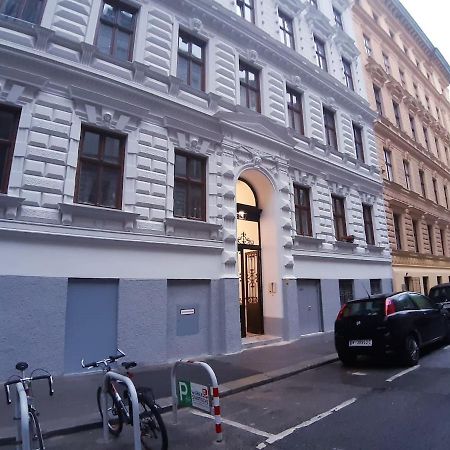 Amazing Location In Vienna Near Rathaus Apartment ภายนอก รูปภาพ